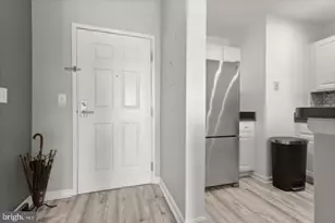 23 Pierside Dr, Baltimore, MD 21230 - Photo 12