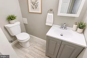 3901 Mortimer Ave, Baltimore, MD 21215 - Photo 14