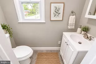 3901 Mortimer Ave, Baltimore, MD 21215 - Photo 10