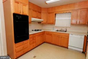 3635 Glengyle Ave, Baltimore, MD 21215 - Photo 6