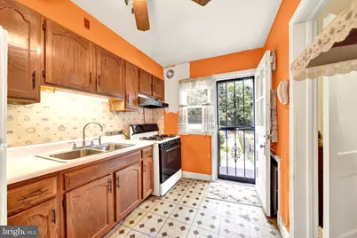 824 Wicklow Road, Baltimore, MD 21229 - Photo 10