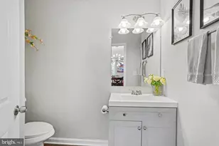 3818 Fernhill Ave, Baltimore, MD 21215 - Photo 10