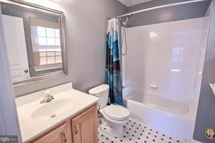 2119 E Fairmount Ave, Baltimore, MD 21231 - Photo 32