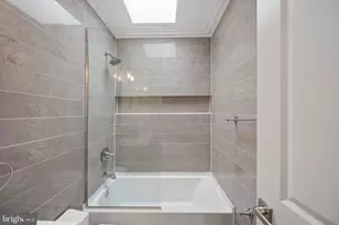 2038 E Preston St, Baltimore, MD 21213 - Photo 18