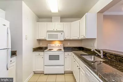 23 Pierside Drive #229, Baltimore, MD 21230 - Photo 6