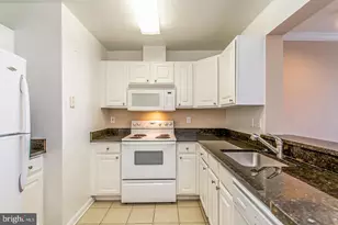 23 Pierside Dr, Baltimore, MD 21230 - Photo 6