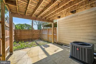 317 Font Hill Ave, Baltimore, MD 21223 - Photo 32