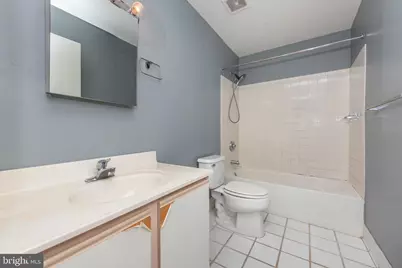 2702 Lighthouse Pt E #617, Baltimore, MD 21224 - Photo 12