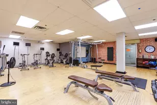2702 Lighthouse Pt E, Baltimore, MD 21224 - Photo 22