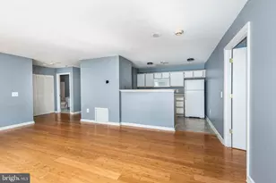 2702 Lighthouse Pt E, Baltimore, MD 21224 - Photo 6