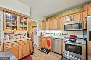 3601 Clarks Ln, Baltimore, MD 21215 - Photo 10