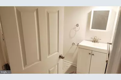 519 E 28th Street E, Baltimore, MD 21218 - Photo 18