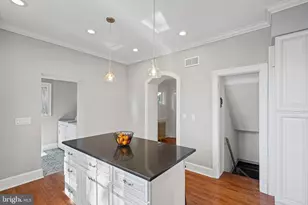 203 E 39th St, Baltimore, MD 21218 - Photo 20