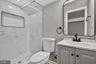 946 W Franklin St, Baltimore, MD 21223 - Photo 32