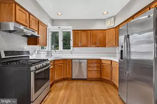 322 St Dunstans Rd, Baltimore, MD 21212 - Photo 12
