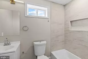 700 N Lakewood Ave, Baltimore, MD 21205 - Photo 16