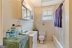 2704 N Calvert St, Baltimore, MD 21218 - Photo 12