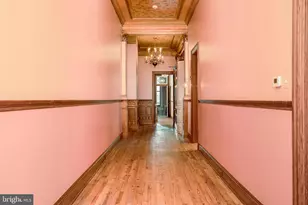 715 Washington Pl, Baltimore, MD 21201 - Photo 2