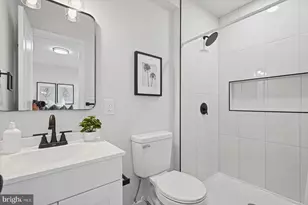 825 E 34th St, Baltimore, MD 21218 - Photo 24