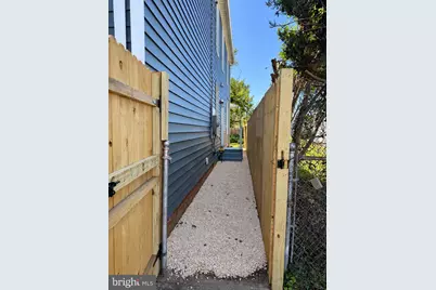 537 E Pontiac Avenue, Baltimore, MD 21225 - Photo 6