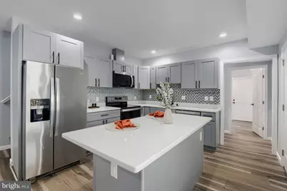 537 E Pontiac Avenue, Baltimore, MD 21225 - Photo 12