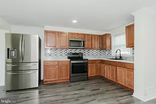 3818 W Bay Ave, Baltimore, MD 21225 - Photo 8