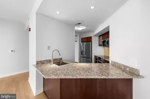 675 S President St, Baltimore, MD 21202 - Photo 8