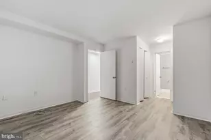 20 Andrew Pl, Baltimore, MD 21201 - Photo 8