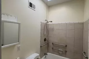 2406 E Hoffman St, Baltimore, MD 21213 - Photo 2