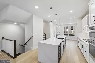 2725 Ferry Bar Dr, Baltimore, MD 21230 - Photo 16