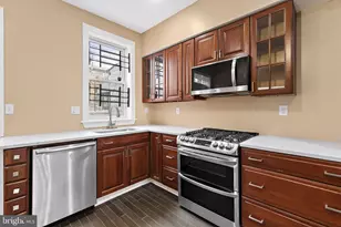 29 N Linwood Ave, Baltimore, MD 21224 - Photo 12