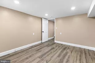 29 N Linwood Ave, Baltimore, MD 21224 - Photo 24