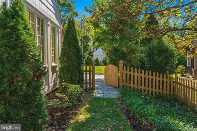 325 Broxton Road, Baltimore, MD 21212 - Photo 2
