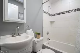 3715 Colborne Rd, Baltimore, MD 21229 - Photo 16