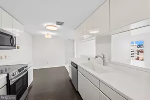 250 S President St, Baltimore, MD 21202 - Photo 12