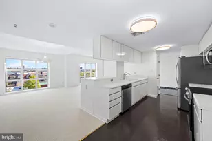 250 S President St, Baltimore, MD 21202 - Photo 10