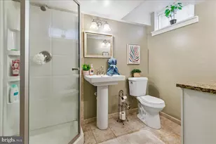 418 N Chapel Gate Ln, Baltimore, MD 21229 - Photo 30