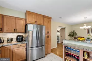 418 N Chapel Gate Ln, Baltimore, MD 21229 - Photo 10