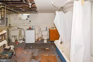 512 E 35th St, Baltimore, MD 21218 - Photo 26