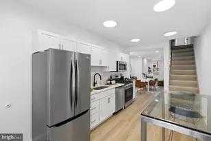 1023 W 37th St, Baltimore, MD 21211 - Photo 8