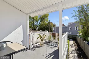 1023 W 37th St, Baltimore, MD 21211 - Photo 14