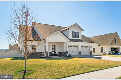 138 Lindburgh Drive, Waynesboro, VA 22980 - Photo 2
