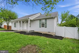 72 Somerset Dr, Weyers Cave, VA 24486 - Photo 2