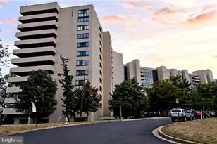 1101 Arlington Ridge Rd, Arlington, VA 22202 - Photo 2