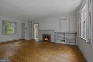 2407 N Vermont St, Arlington, VA 22207 - Photo 2
