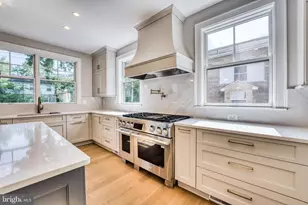 1032 20th St S, Arlington, VA 22202 - Photo 12