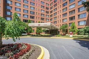 1121 Arlington Blvd N, Arlington, VA 22209 - Photo 2