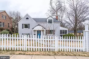 907 26th St S, Arlington, VA 22202 - Photo 2