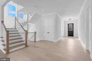 5613 34th St N, Arlington, VA 22207 - Photo 2