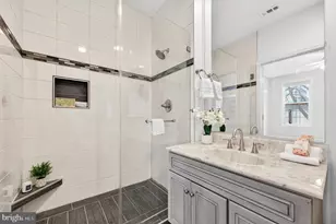 1320 N Wayne St, Arlington, VA 22201 - Photo 20